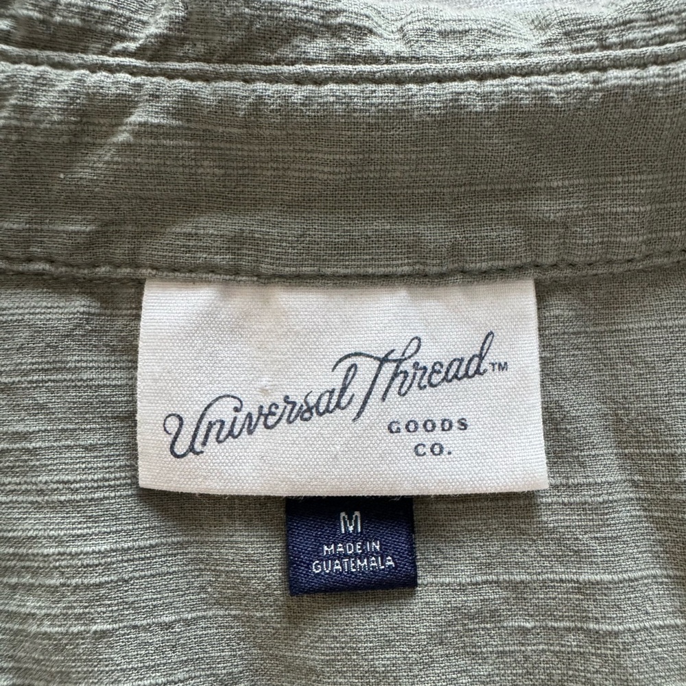 Universal Thread Sleeveless Button-Up - Picture 3 of 3